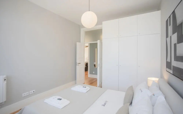 Liiiving - Art Design Apartment II