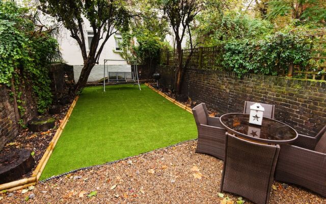 The Earl's Court Garden Gem - NKN