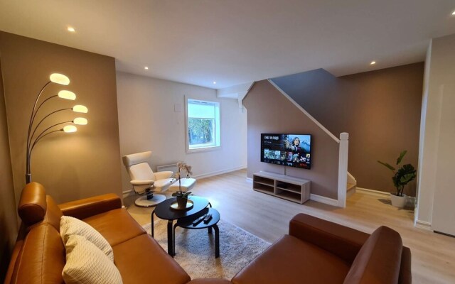 Spacious And Modern 3-bedroom Near Center, Free Parking