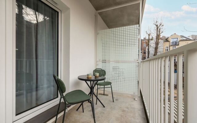 Modern Studio by Renters
