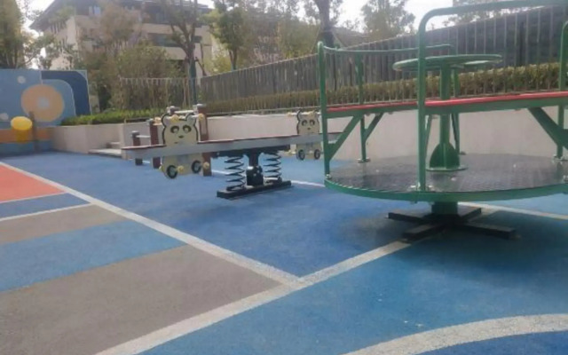 Le Ju Hotel(Zhengzhou Diehu Park Riverside Metro Station)