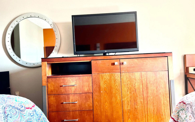 Econo Lodge San Antonio near SeaWorld - Medical Center