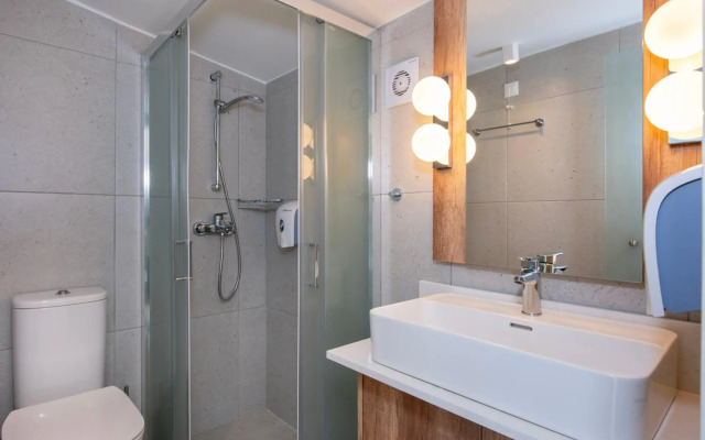 Kiani Beach Resort Family