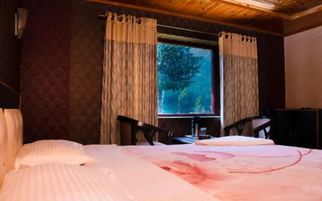 Hotel Lal Kothi Pahalgam