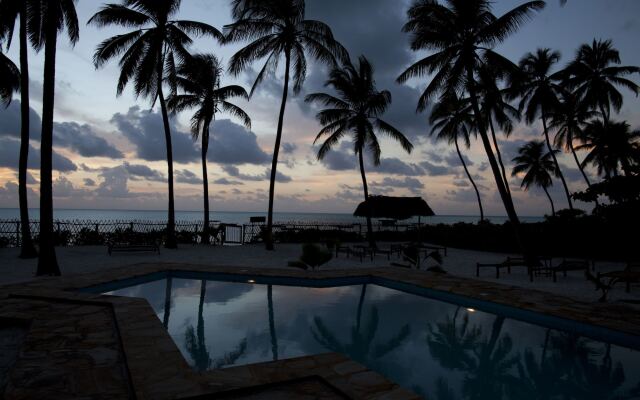 Raha Lodge