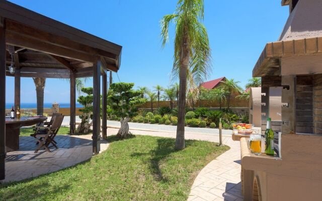 Quinn Hill Luxury Villa