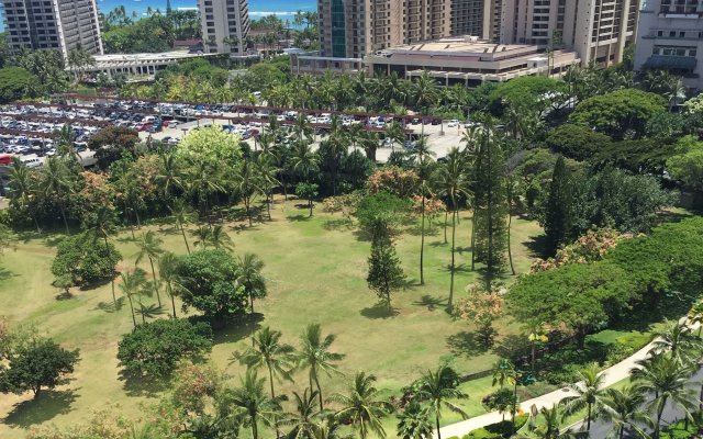 DoubleTree by Hilton Hotel Alana - Waikiki Beach