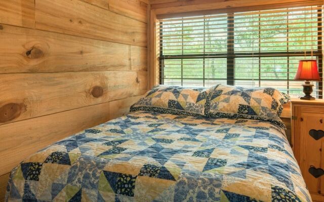 Bear Hollow Cabin With Hot Tub Minutes Away From Beavers Bend State Park and Broken Bow Lake by Redawning