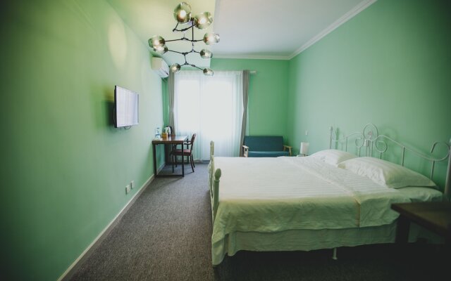 White Horse Times Hotel