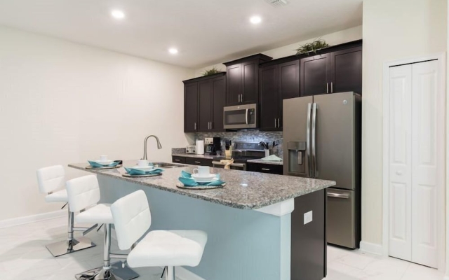 ChampionsGate 4BR 3BA Townhome