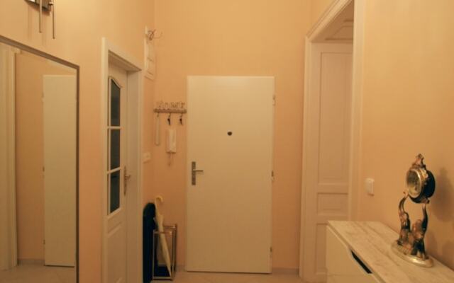 Apartment No. 20 Jaltská 3