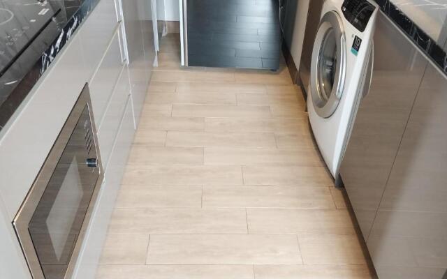 Luxury Apartment Queen Sirikit Asok Termianl 21