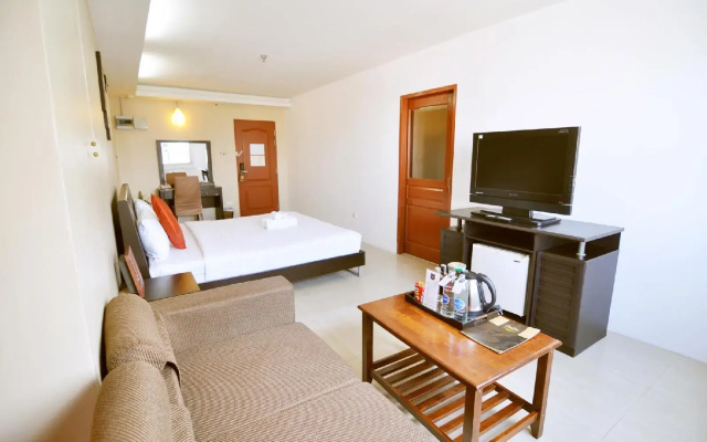 Centric Place Hotel