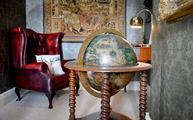 Traditional Boutique Apartment off Leith Walk
