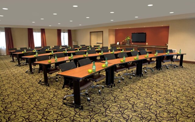 Staybridge Suites Chantilly - Dulles Airport by IHG