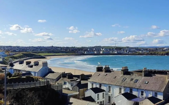 Portrush Penthouse Stunning Harbour & Atlantic Views