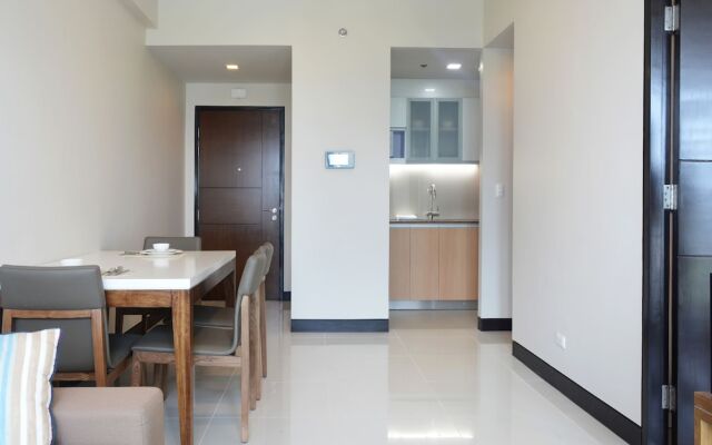 CSuites at 8 Newtown Residences