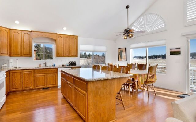 BIG Bear Cozy Hideaway #2253