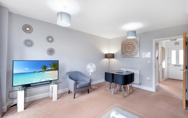 Heathrow Living Holywell Springs Serviced House