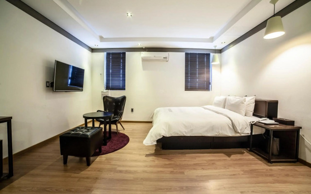 Hotel Stay 53