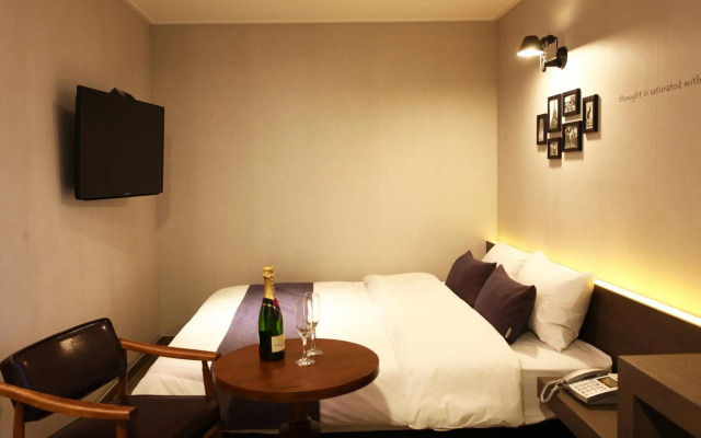 S& Hotel