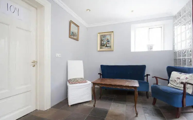 1912Guest House