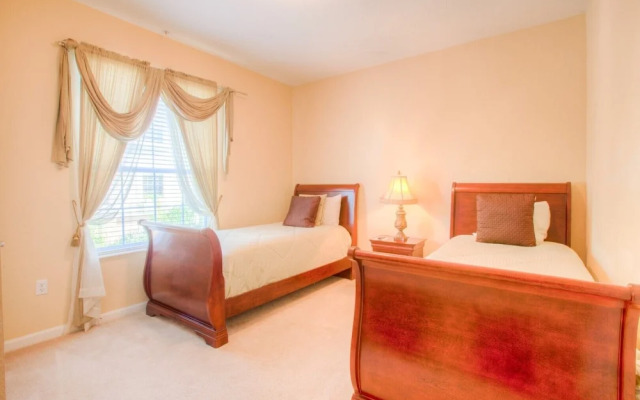 Lovely Third-floor Vista Cay Resort Condo!