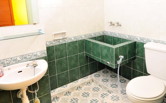 Hotel Sumber Waras