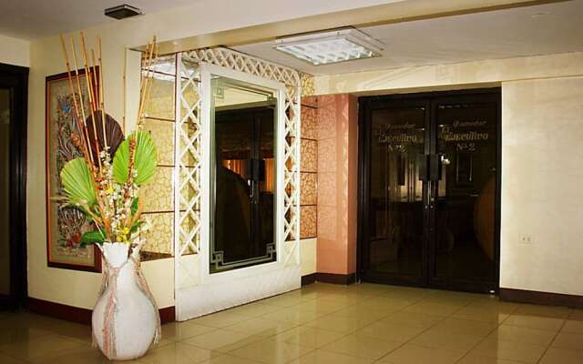 Oro Hotel
