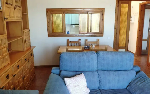 Lovely 2 Bedroom Apartment With Pool