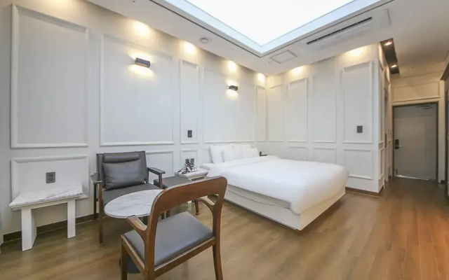 Hotel Demer