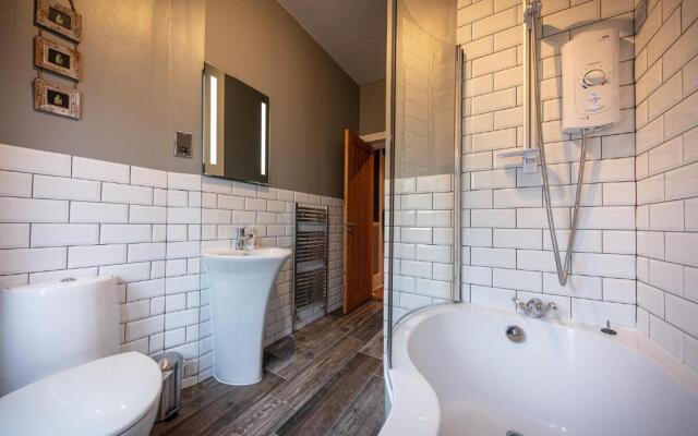 Jardine Apartment @ Cairn Dhu House