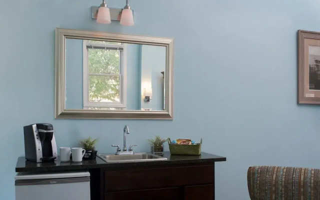 Huron House Bed and Breakfast