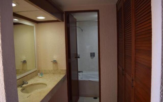 Hacienda Del Mar Resort Condominio 205