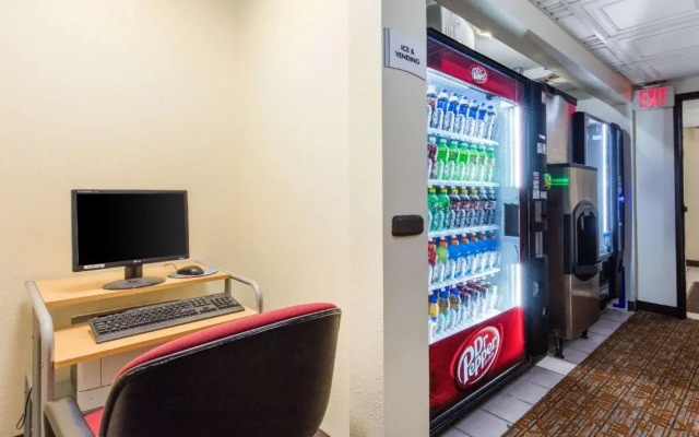 Quality Inn & Suites Metropolis I-24