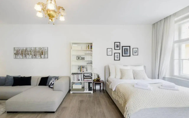 Stylish, Light-Filled Home in the Historic Center