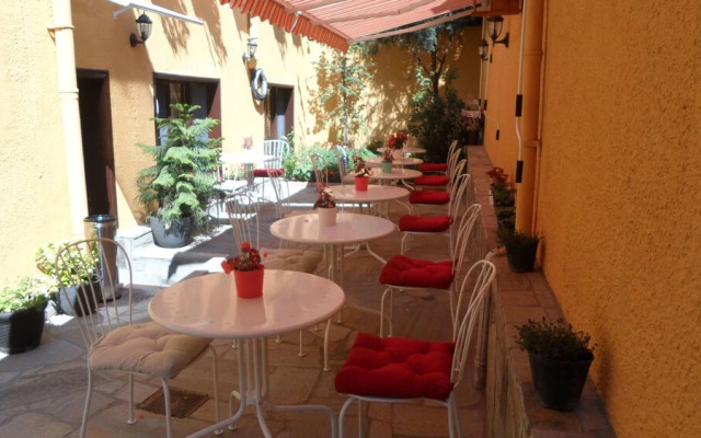 Tala Otel