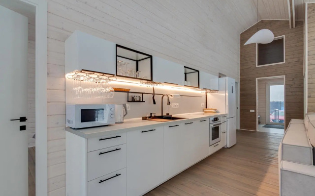 Дом на Вишневой улице, 8