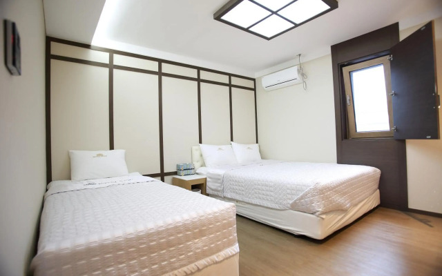 Hotel MIDO Myeongdong