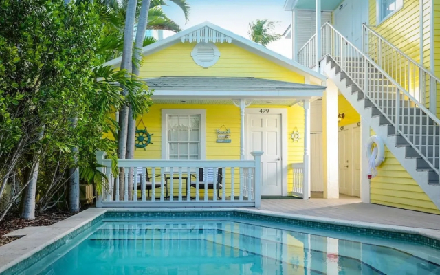 Duval Gardens at Southernmost Beach Resort – Adults Only