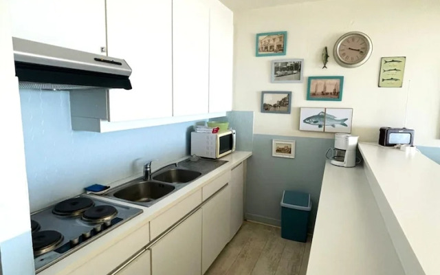 Cozy One-bedroom Apartment With sea View