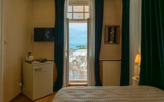 Palais Buyukada ( +12 Yetiskin Oteli )