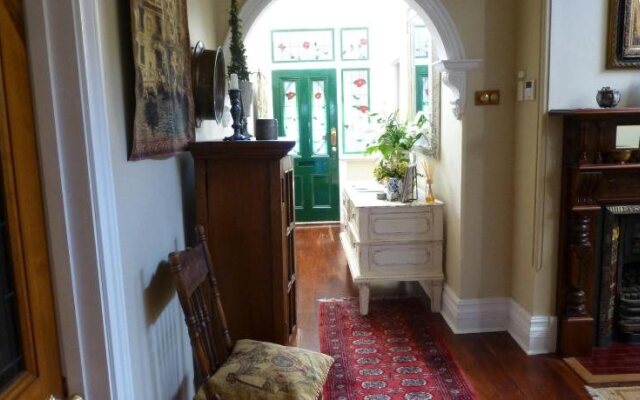 Lakeside Bed & Breakfast