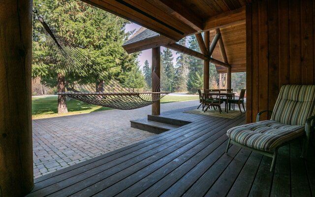 Serenity Pines Lodge in Shugart Flats