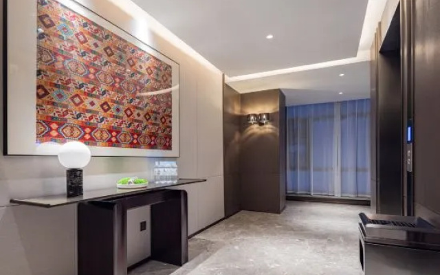 Berkshire International Hotel (Xinhua Ideal City Store at Enshi Airport) – Spa – Enshi Prefecture