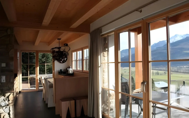 Avenida Panorama Chalets by Alpin Rentals