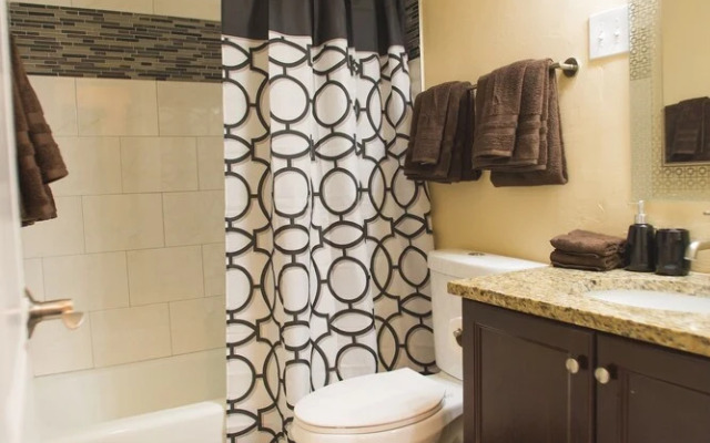 Quaint 2 Bedroom Minutes From Gondola