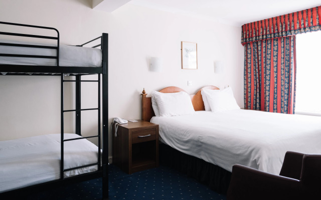 Apollo Hotel