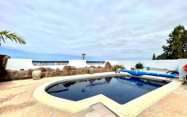 Villa Roja BBQ Piscina Privada en Tenerife Sur
