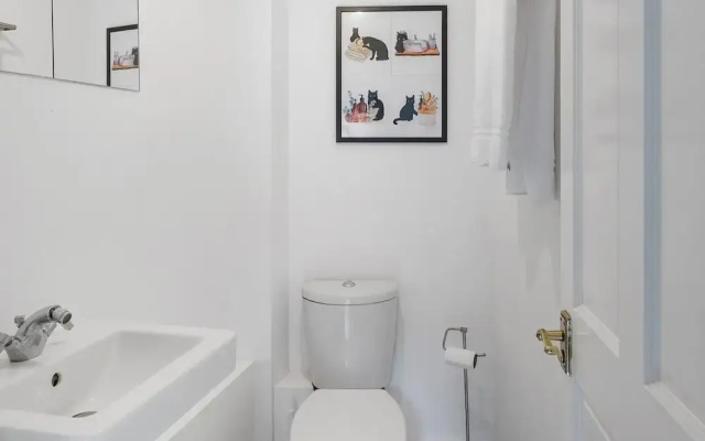 2 Bedroom W/ensuites-sleeps 6, 20min to Citycentre